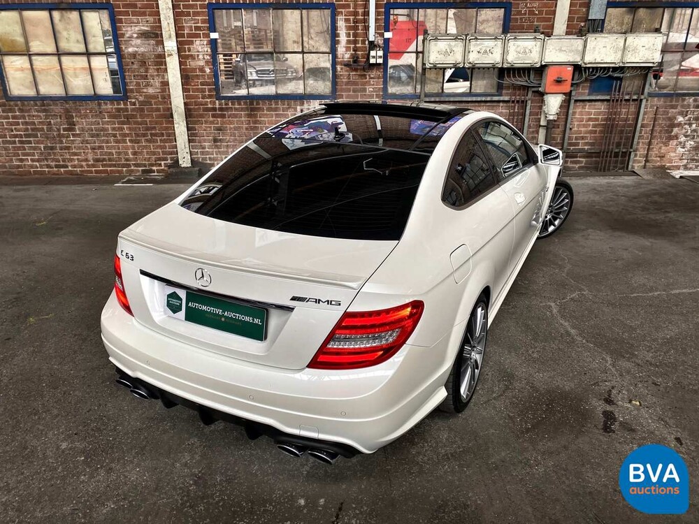 Mercedes-Benz C63 AMG Coupé 6.2 V8 457hp Designo 2012.