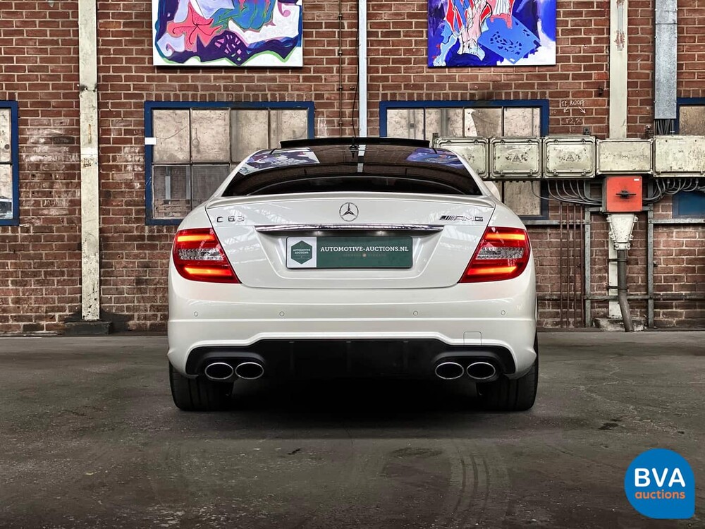 Mercedes-Benz C63 AMG Coupé 6.2 V8 457hp Designo 2012.