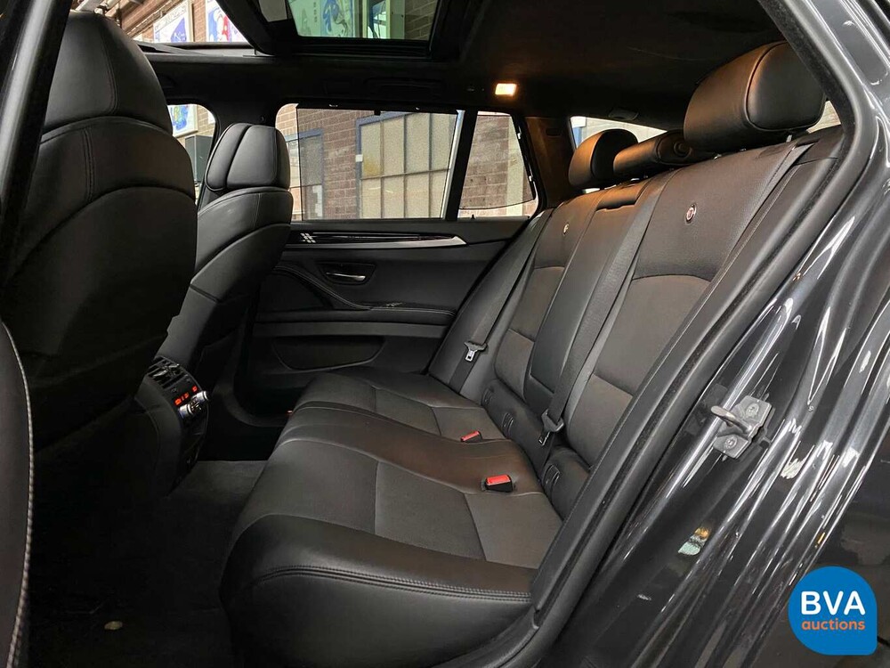 BMW Alpina B5 Bi-Turbo Touring 507 PS / 700 Nm 2011, niederländisches Kennzeichen.
