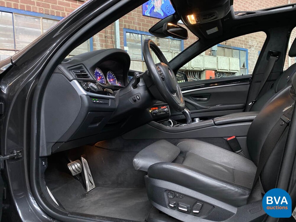 BMW Alpina B5 Bi-Turbo Touring 507 PS / 700 Nm 2011, niederländisches Kennzeichen.
