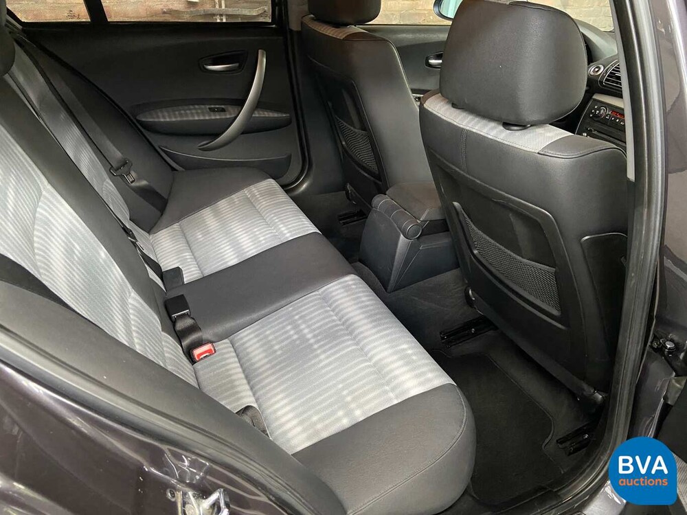 BMW 120i 150pk 1-serie 2004, 71-PR-LN