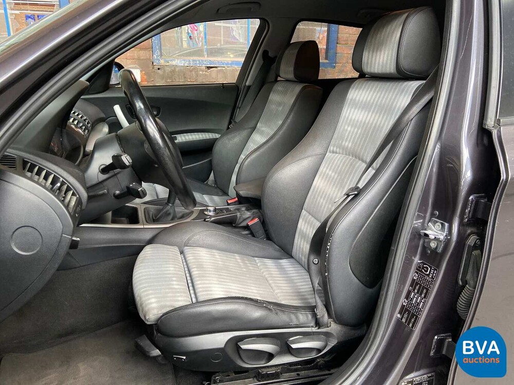 BMW 120i 150pk 1-serie 2004, 71-PR-LN