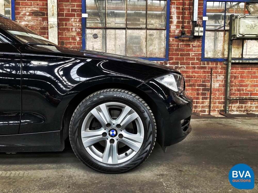 BMW 120i Cabriolet 170 PS 1er 2008, 31-XFX-1.