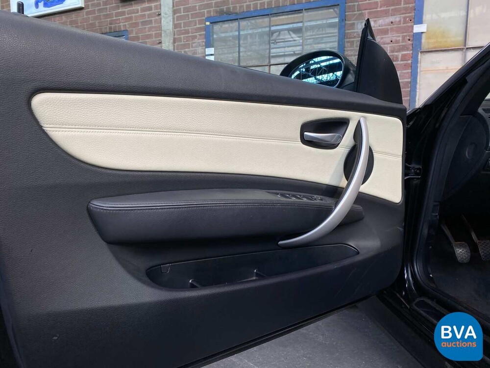 BMW 120i Cabriolet 170 PS 1er 2008, 31-XFX-1.