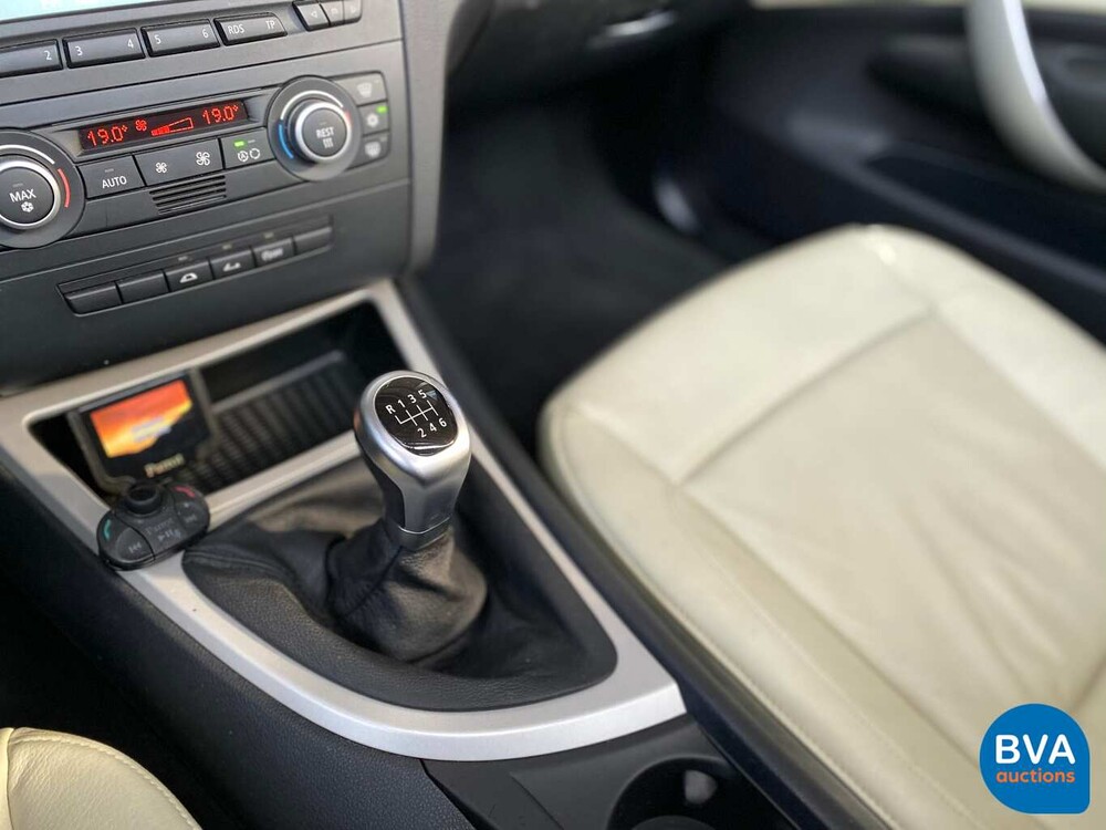 BMW 120i Cabriolet 170 PS 1er 2008, 31-XFX-1.