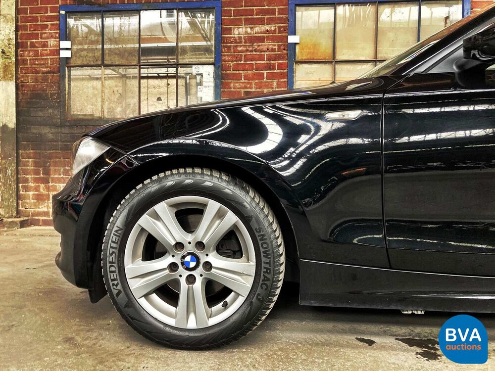 BMW 120i Cabriolet 170 PS 1er 2008, 31-XFX-1.