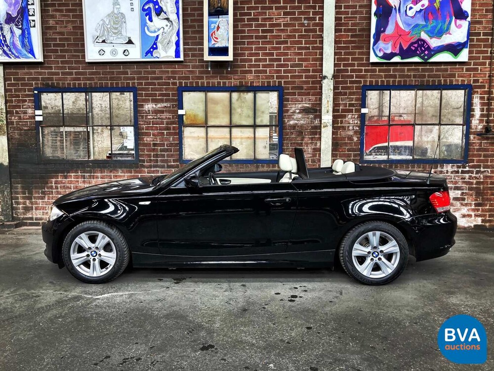 BMW 120i Cabriolet 170 PS 1er 2008, 31-XFX-1.
