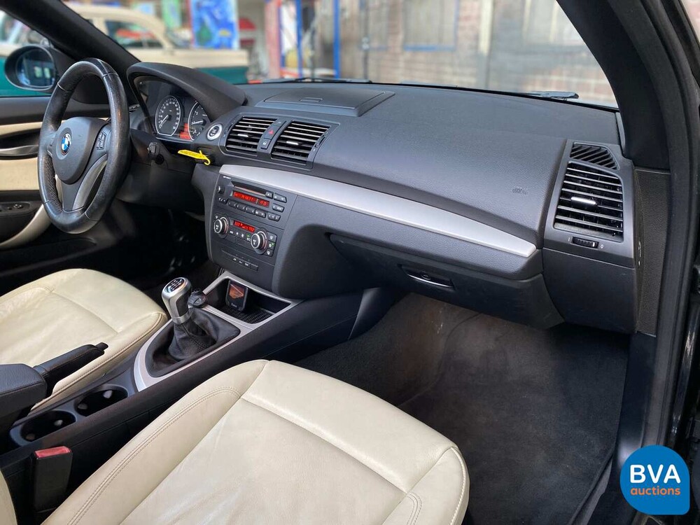 BMW 120i Cabriolet 170 PS 1er 2008, 31-XFX-1.