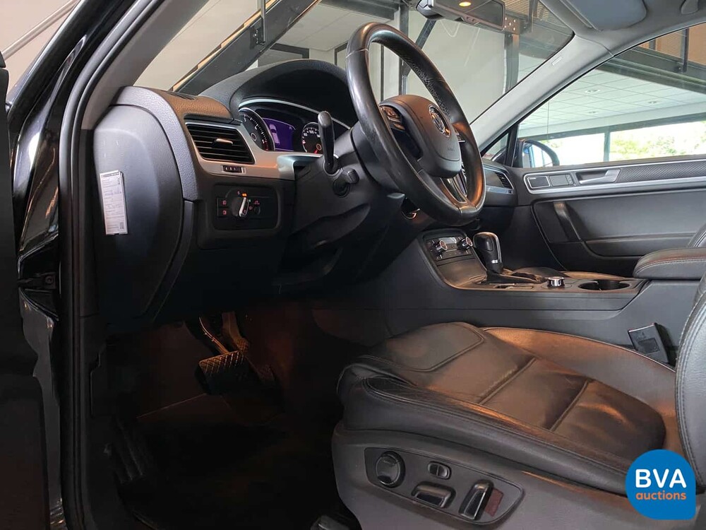 Volkswagen Touareg 3.0 TDI 4Motion 239pk 2010, 79-LJT-4