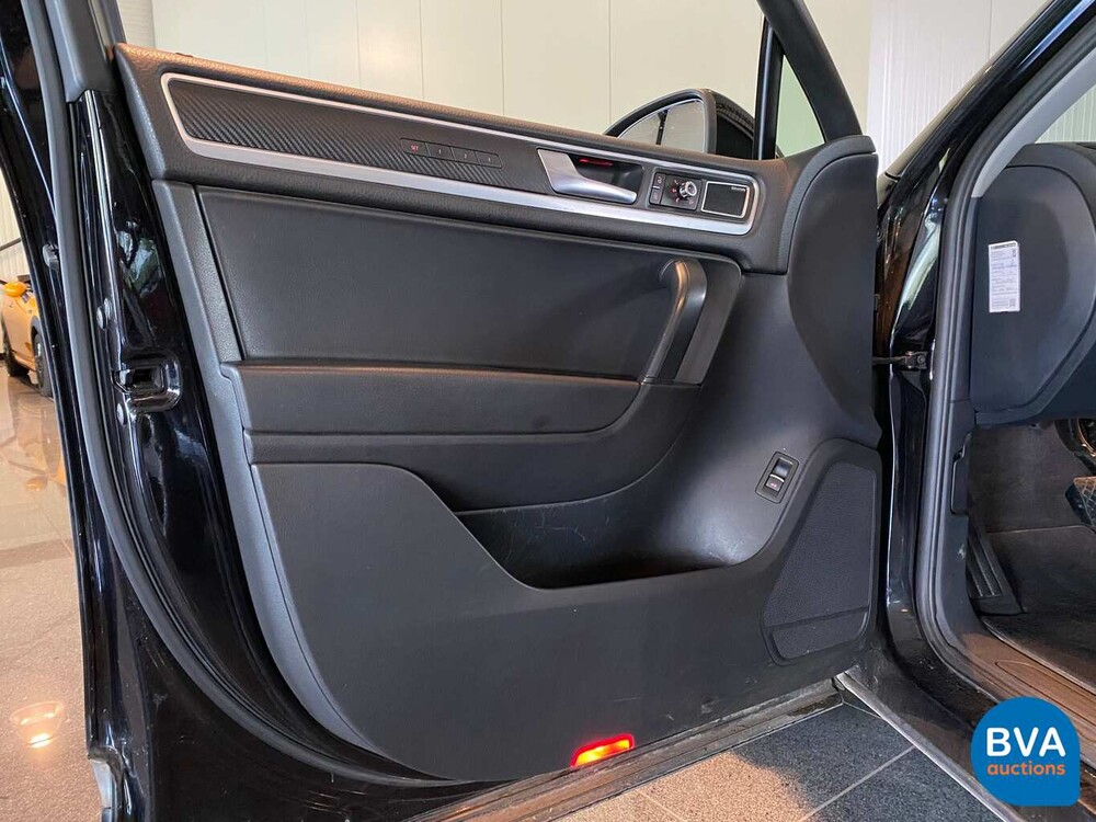 Volkswagen Touareg 3.0 TDI 4Motion 239pk 2010, 79-LJT-4