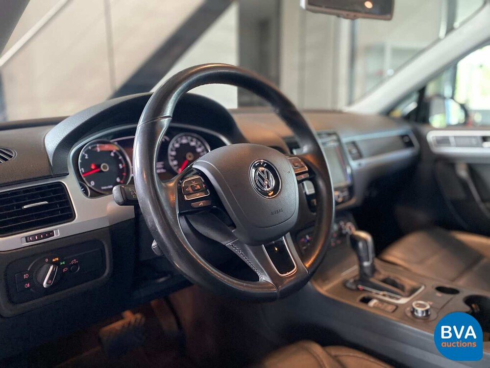 Volkswagen Touareg 3.0 TDI 4Motion 239pk 2010, 79-LJT-4