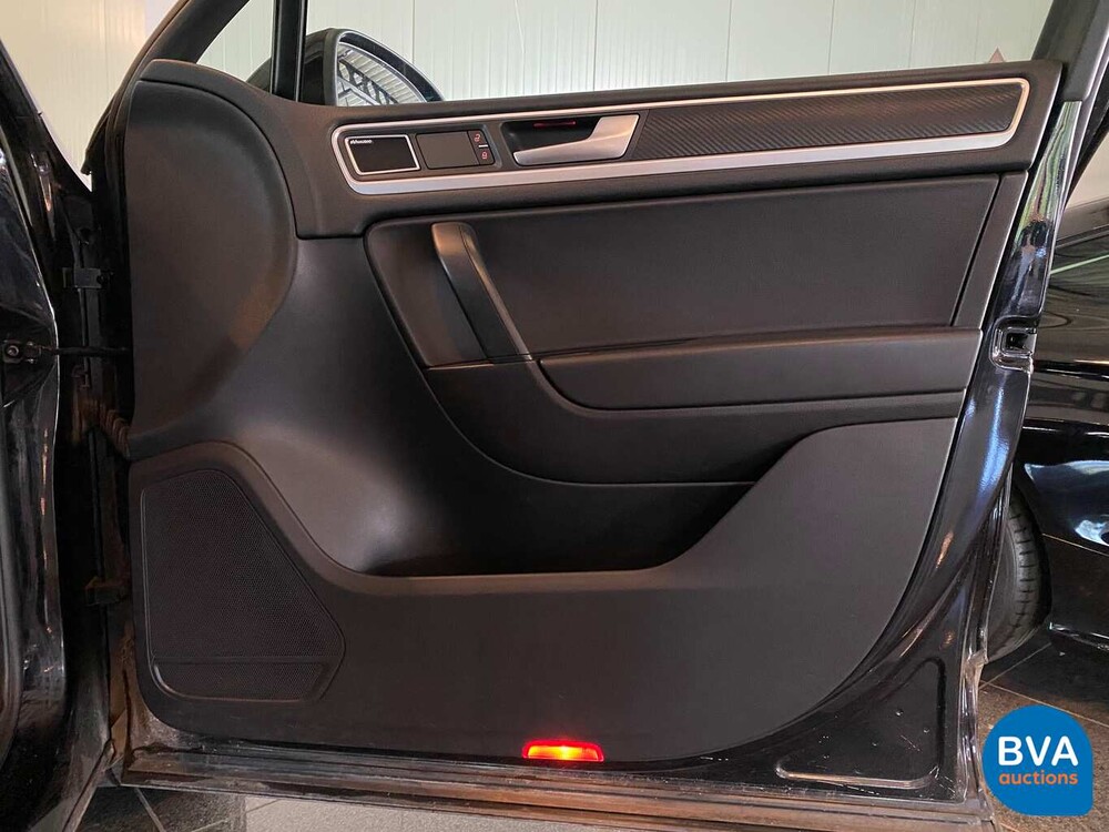 Volkswagen Touareg 3.0 TDI 4Motion 239pk 2010, 79-LJT-4