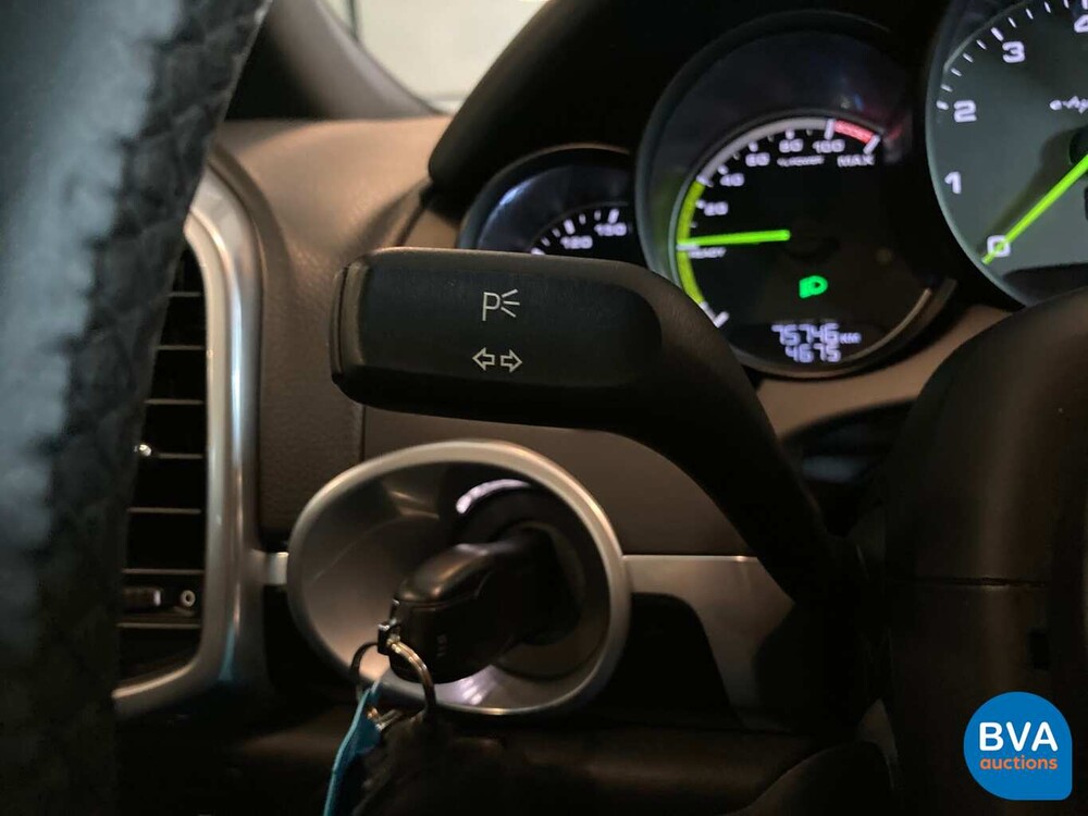 Porsche Cayenne 3.0 S E-Hybrid 416hp 2015.