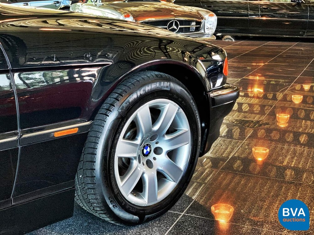 BMW 750iL -B4 gepantserd- 5.4 V12 326pk E38 Bulletproof 2000