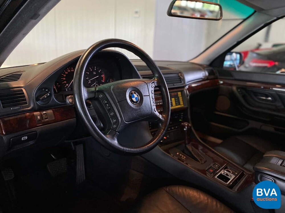 BMW 750iL -B4 gepantserd- 5.4 V12 326pk E38 Bulletproof 2000