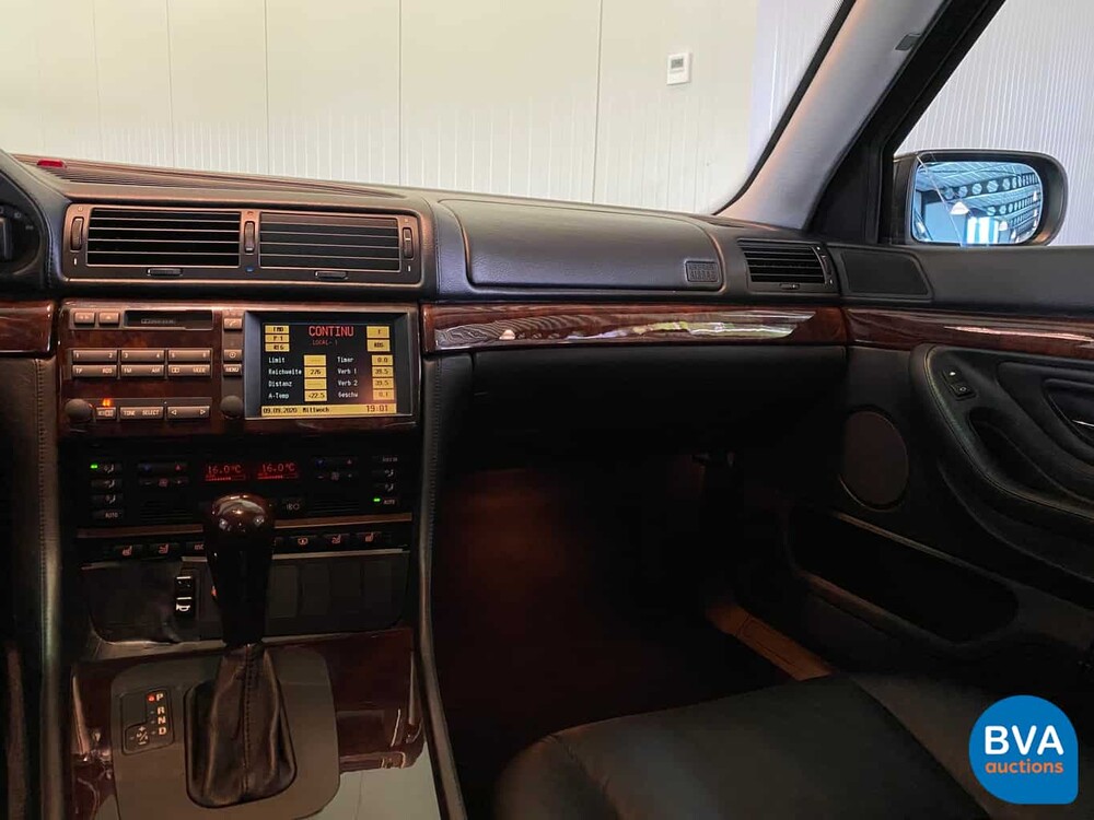 BMW 750iL -B4 gepantserd- 5.4 V12 326pk E38 Bulletproof 2000