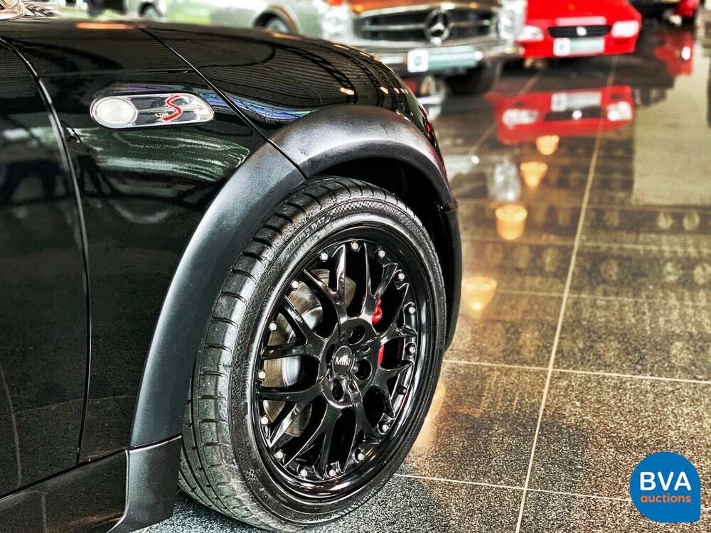 Mini Cooper S Cabriolet John Cooper Works 208 PS 2005.