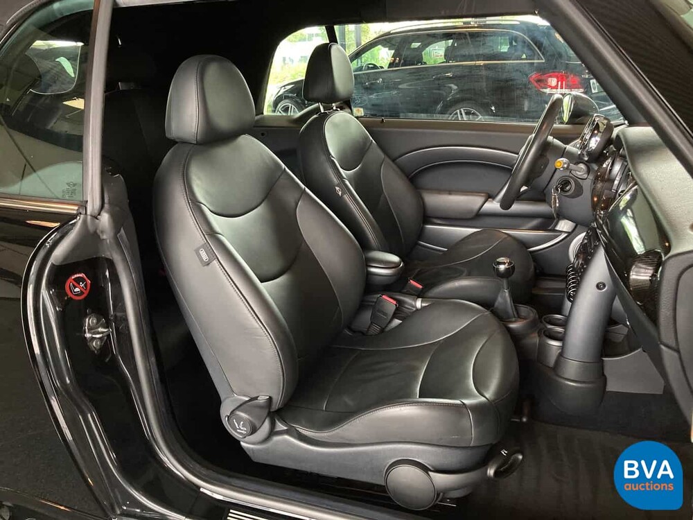 Mini Cooper S Cabriolet John Cooper Works 208 PS 2005.