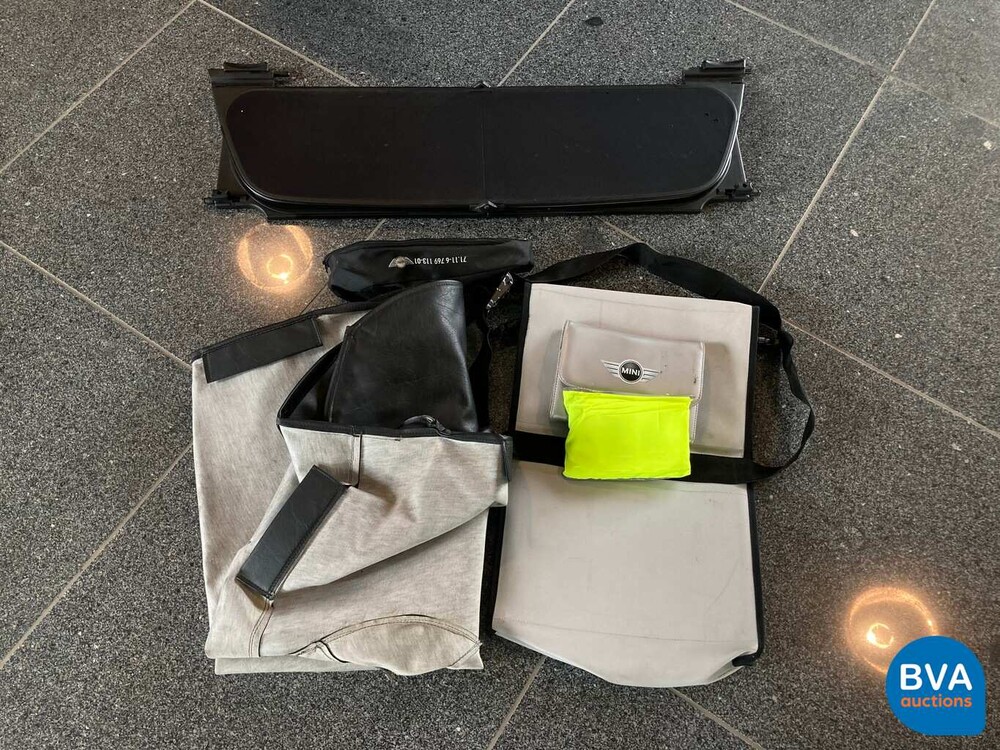 Mini Cooper S Cabriolet John Cooper Works 208 PS 2005.