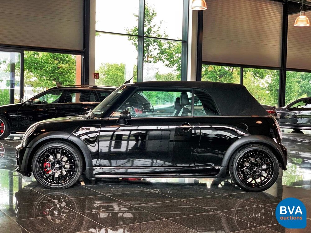 Mini Cooper S Cabriolet John Cooper Works 208 PS 2005.