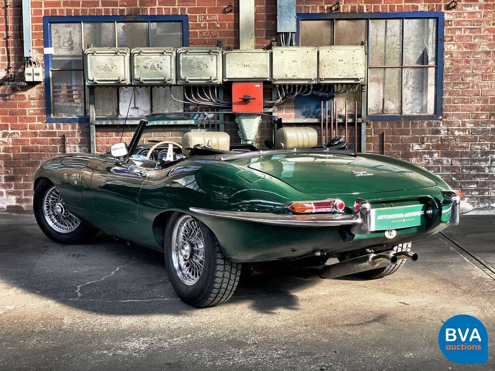 Jaguar E-Type Convertible 4.2 zes-in-lijn, YG-17-VR