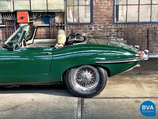 Jaguar E-Type Convertible 4.2 zes-in-lijn, YG-17-VR