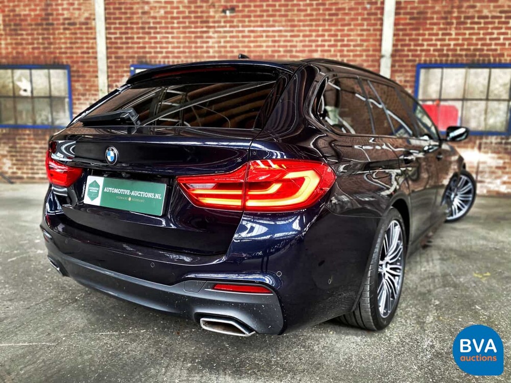 BMW 540d Touring xDrive M-Sport 2017 320pk -Garantie-, RT-068-K