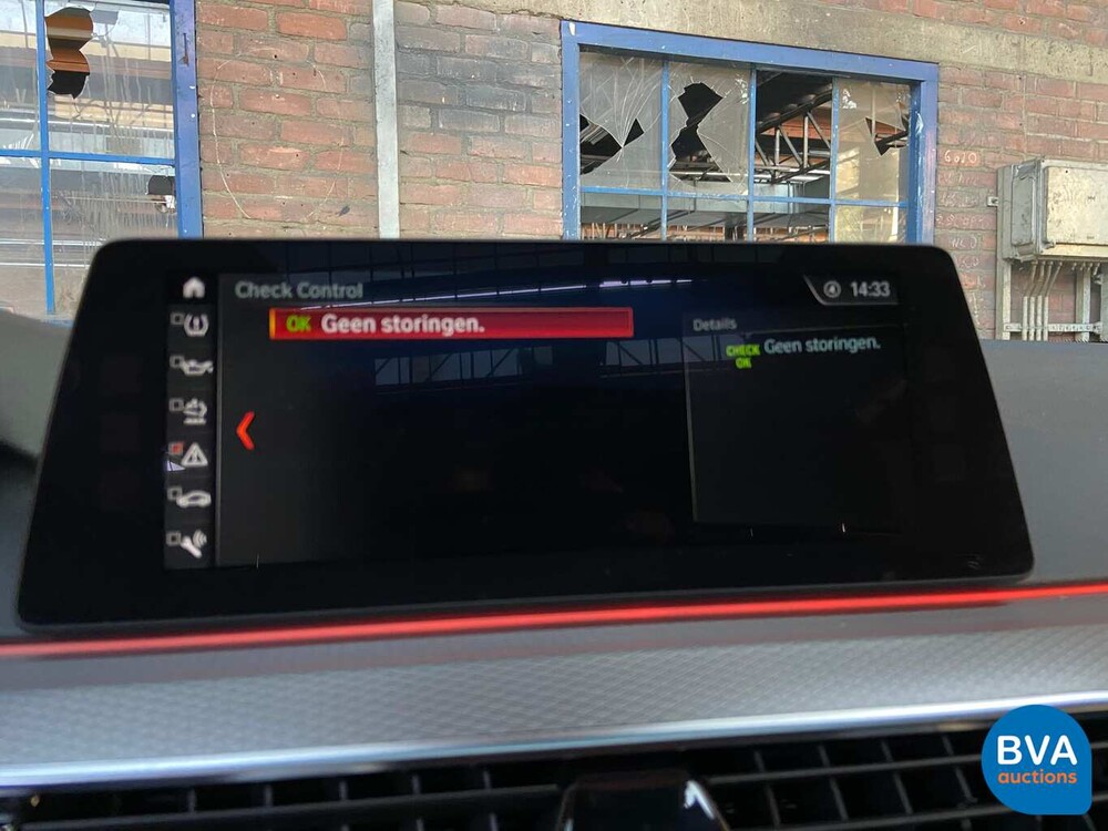 BMW 540d Touring xDrive M-Sport 2017 320pk -Garantie-, RT-068-K