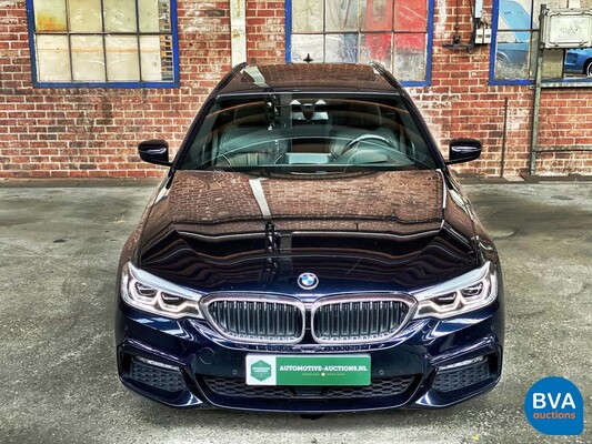 BMW 540d Touring xDrive M-Sport 2017 320pk -Garantie-, RT-068-K