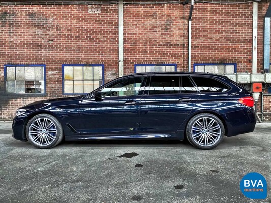 BMW 540d Touring xDrive M-Sport 2017 320pk -Garantie-, RT-068-K