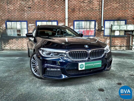 BMW 540d Touring xDrive M-Sport 2017 320pk -Garantie-, RT-068-K