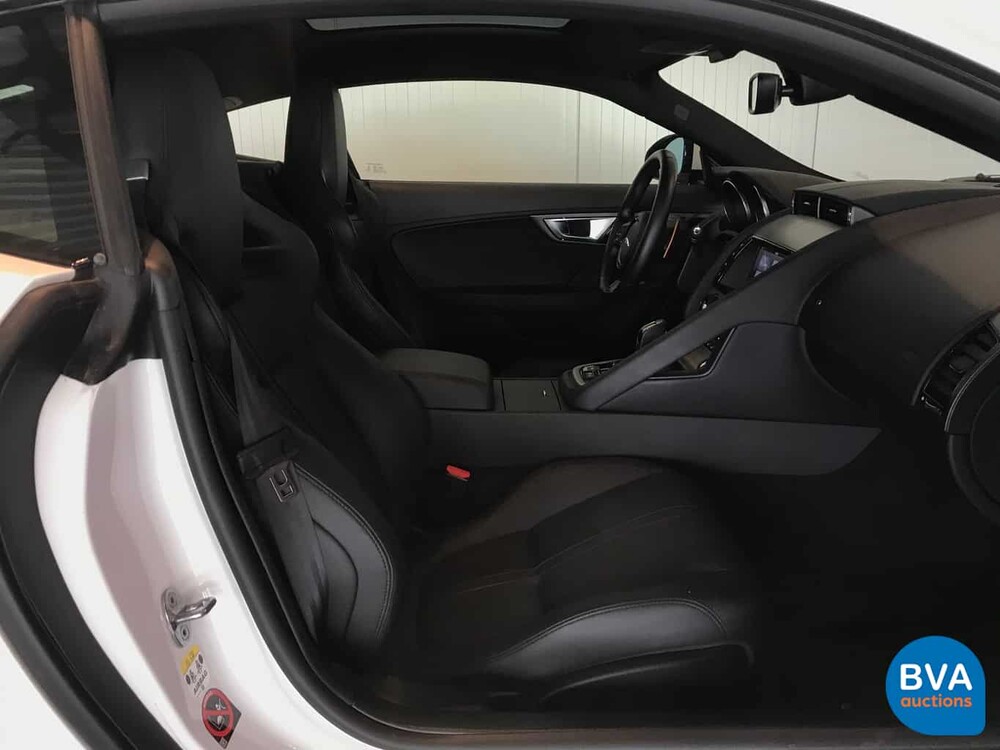 Jaguar F-Typ 3.0 V6 Coupé 340 PS 2017 Original NL, PD-713-N.