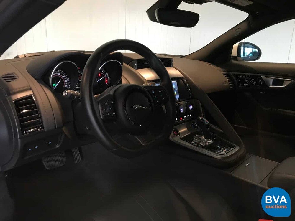 Jaguar F-Typ 3.0 V6 Coupé 340 PS 2017 Original NL, PD-713-N.