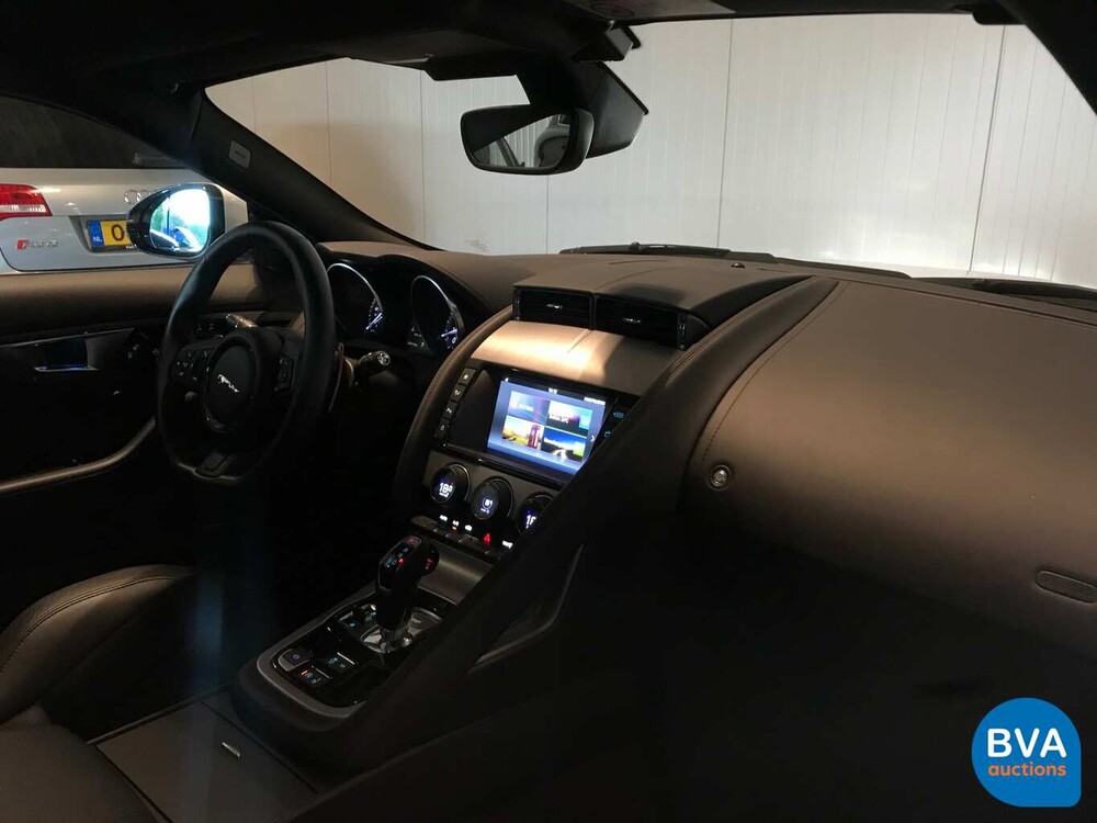 Jaguar F-Typ 3.0 V6 Coupé 340 PS 2017 Original NL, PD-713-N.