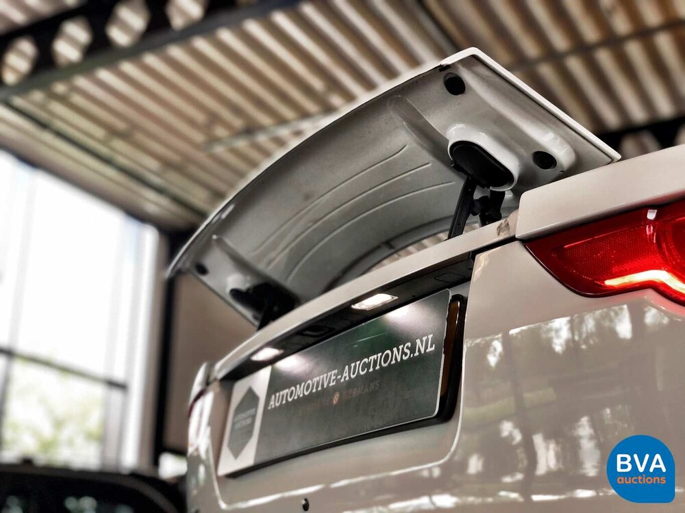 Jaguar F-Typ 3.0 V6 Coupé 340 PS 2017 Original NL, PD-713-N.