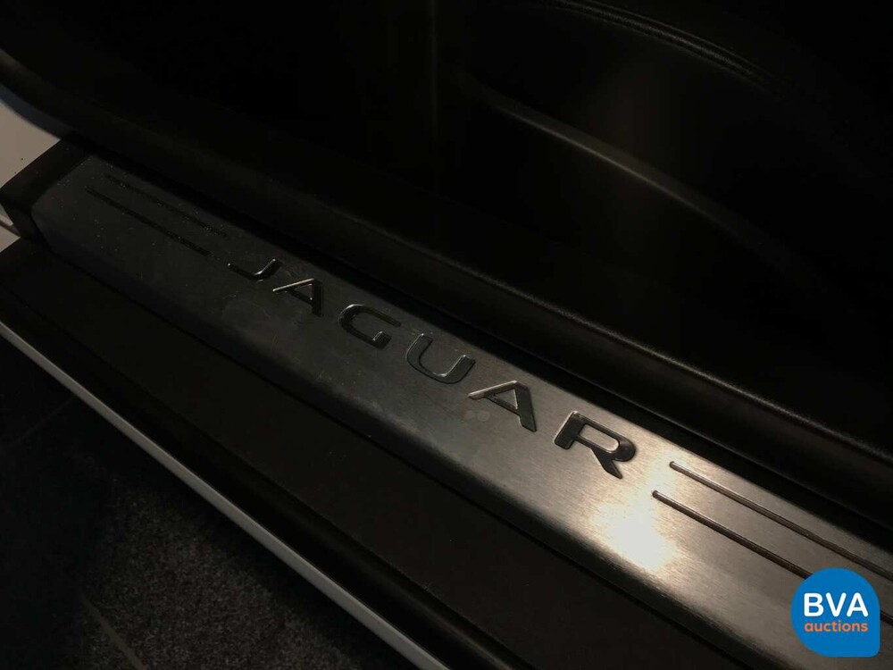 Jaguar F-Typ 3.0 V6 Coupé 340 PS 2017 Original NL, PD-713-N.