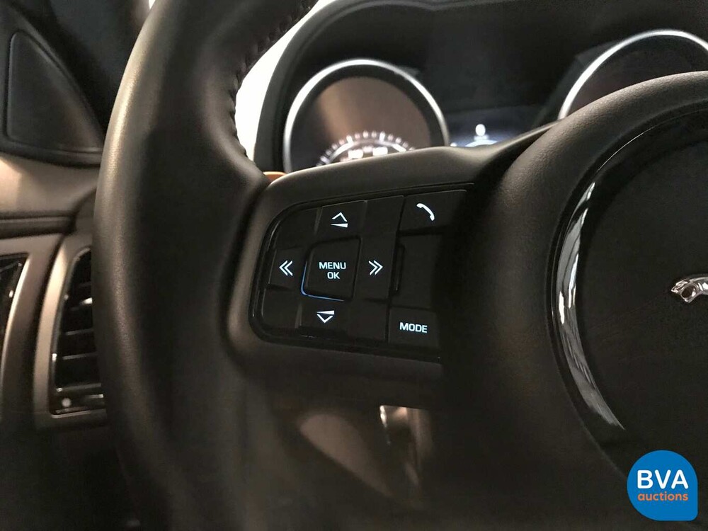 Jaguar F-Typ 3.0 V6 Coupé 340 PS 2017 Original NL, PD-713-N.