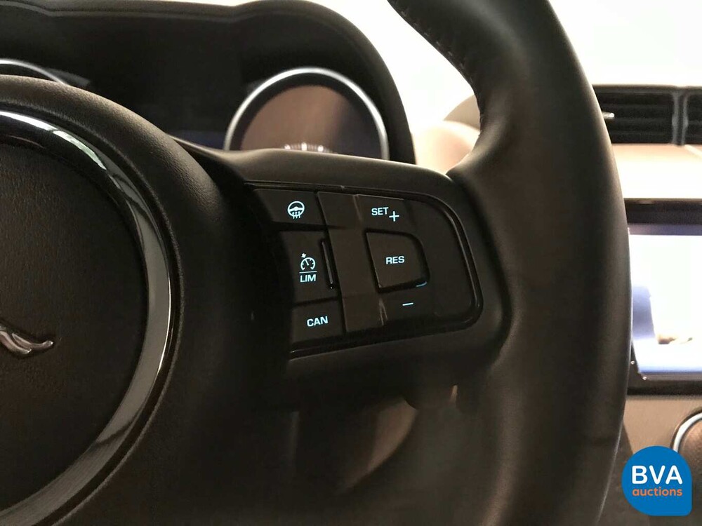 Jaguar F-Typ 3.0 V6 Coupé 340 PS 2017 Original NL, PD-713-N.