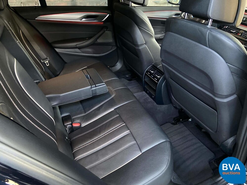BMW 540d Touring xDrive M-Sport 2017 320pk -Garantie-, RT-068-K