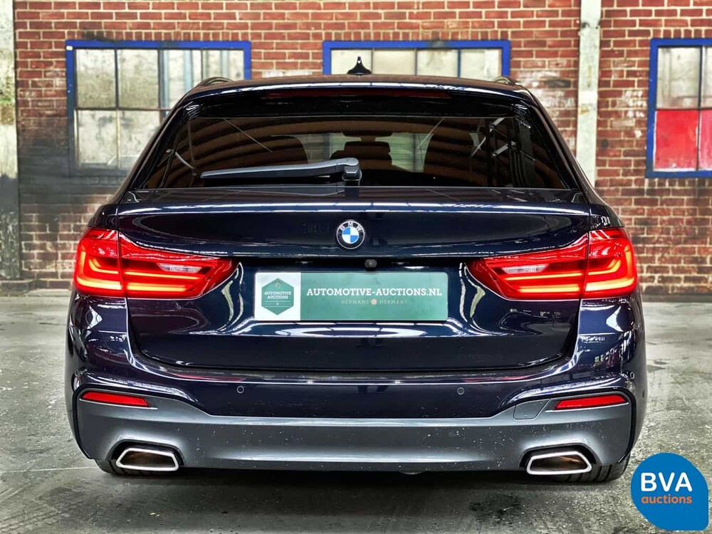 BMW 540d Touring xDrive M-Sport 2017 320pk -Garantie-, RT-068-K