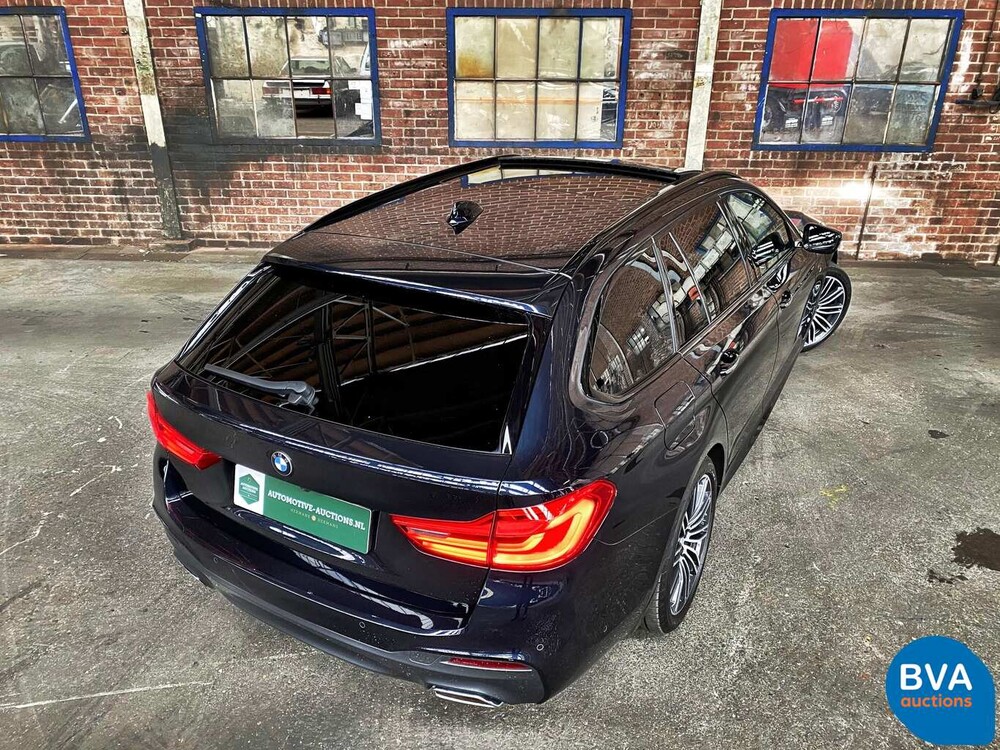 BMW 540d Touring xDrive M-Sport 2017 320pk -Garantie-, RT-068-K