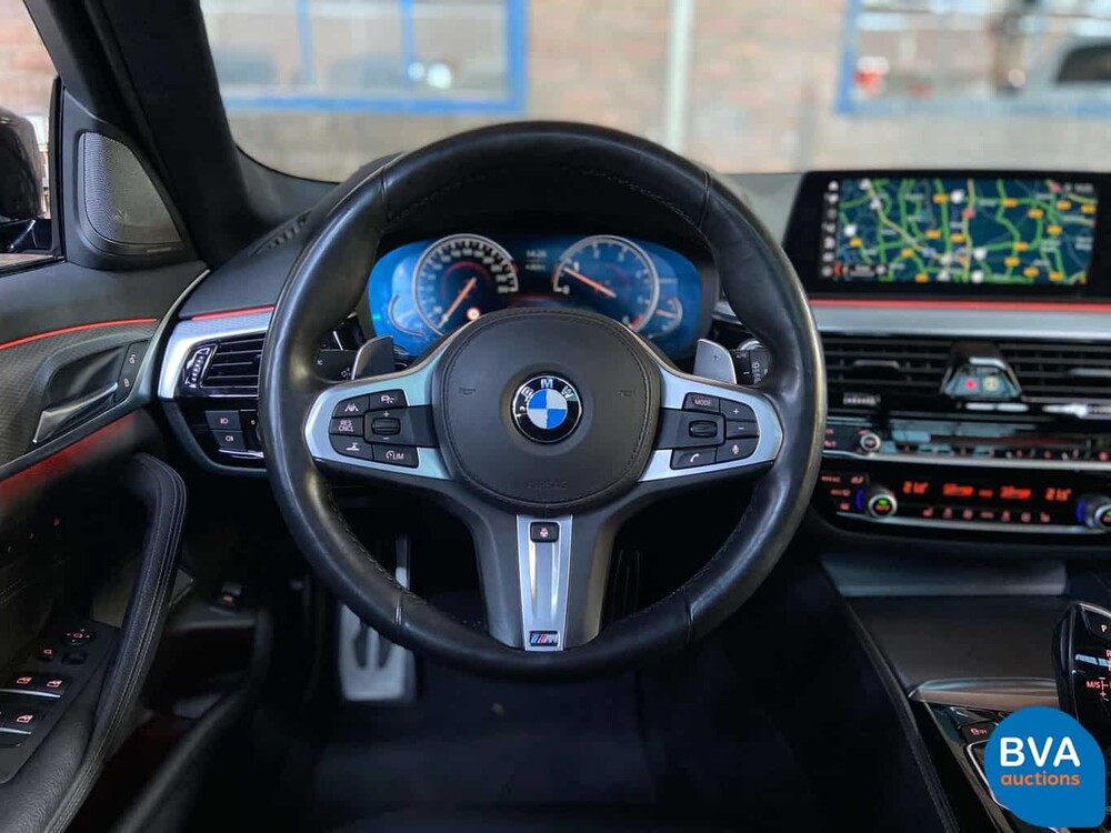 BMW 540d Touring xDrive M-Sport 2017 320pk -Garantie-, RT-068-K