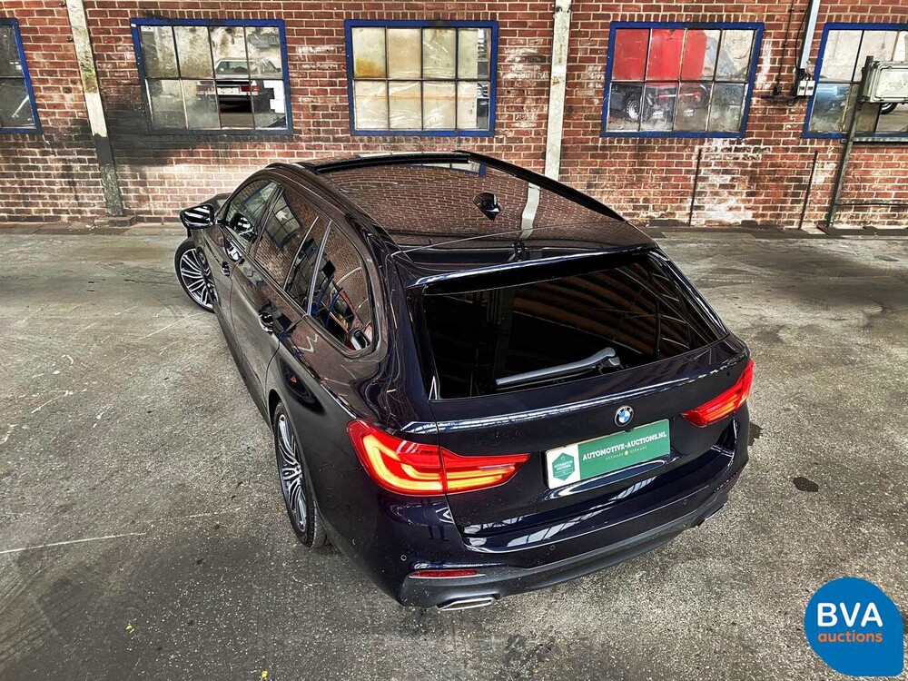 BMW 540d Touring xDrive M-Sport 2017 320pk -Garantie-, RT-068-K