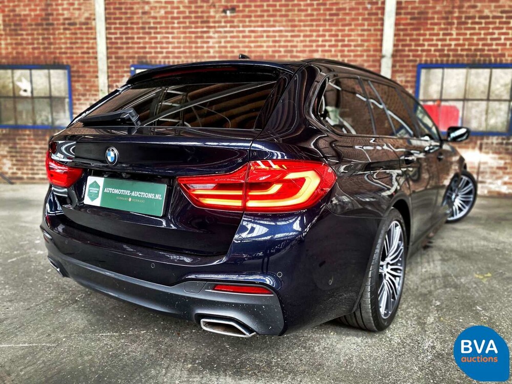 BMW 540d Touring xDrive M-Sport 2017 320pk -Garantie-, RT-068-K