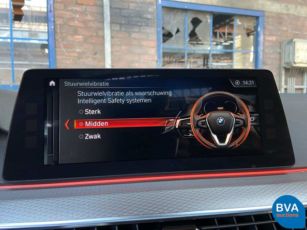 BMW 540d Touring xDrive M-Sport 2017 320pk -Garantie-, RT-068-K