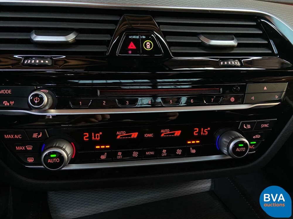 BMW 540d Touring xDrive M-Sport 2017 320pk -Garantie-, RT-068-K