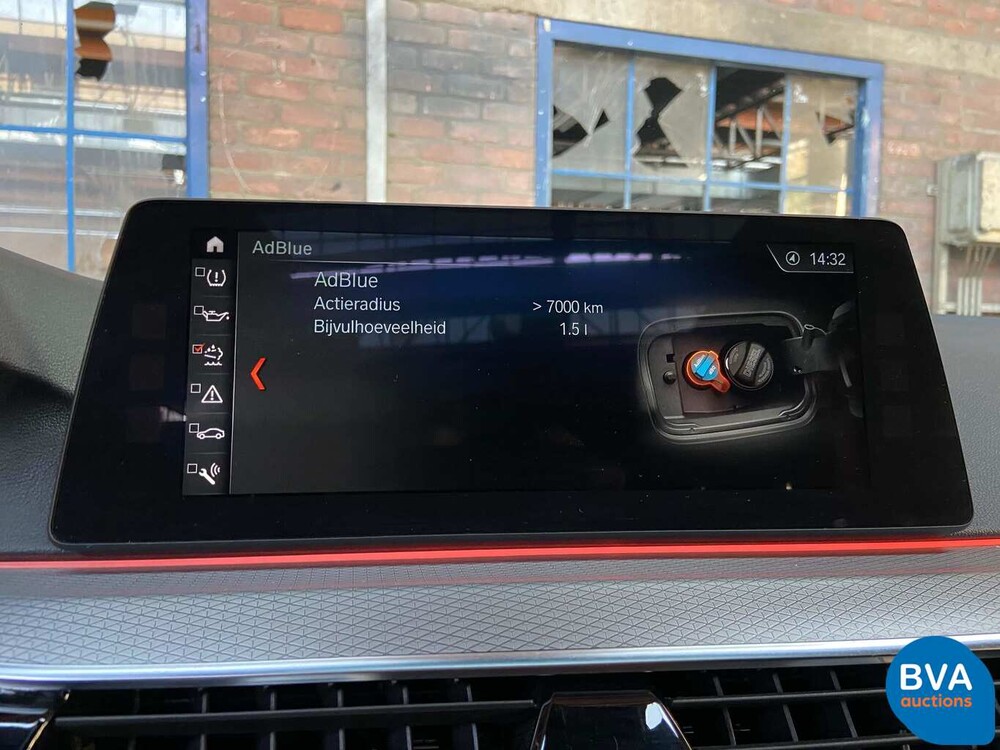 BMW 540d Touring xDrive M-Sport 2017 320pk -Garantie-, RT-068-K