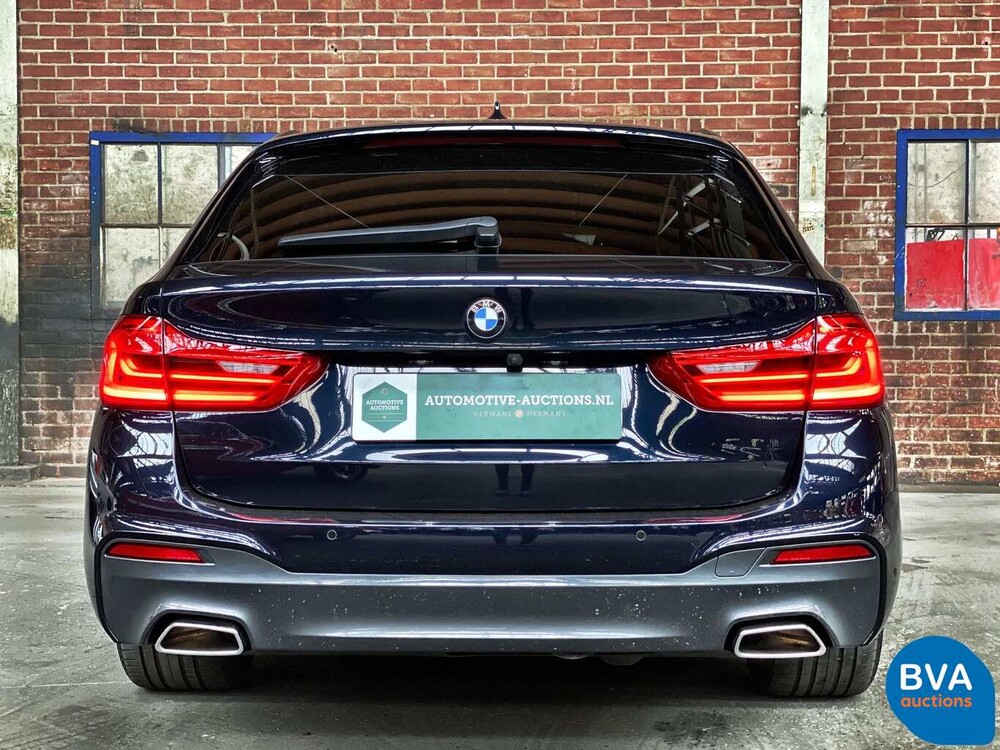 BMW 540d Touring xDrive M-Sport 2017 320pk -Garantie-, RT-068-K