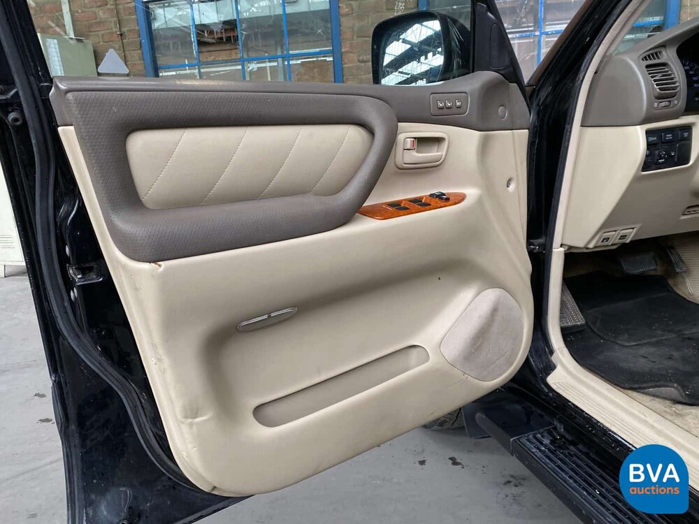 Toyota Land Cruiser 100 4.2 D 204pk Grijs Kenteken 2005, V-321-FN