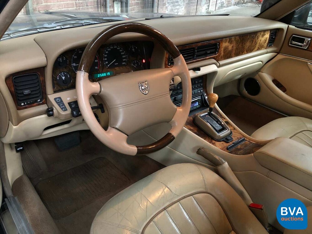 Jaguar Sovereign 4.0 241pk Origineel NL 1996, PJ-SN-04